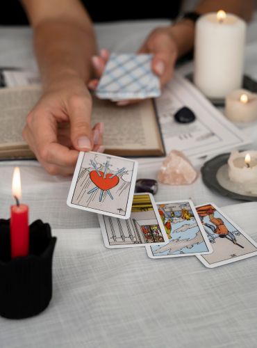 Services -readings - Tarot - mind body soul scientist